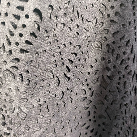 Maurices Faux Suede Cutout Sleeveless Blouse Blue Gray Size L Western Chic Boho - Picture 5 of 6